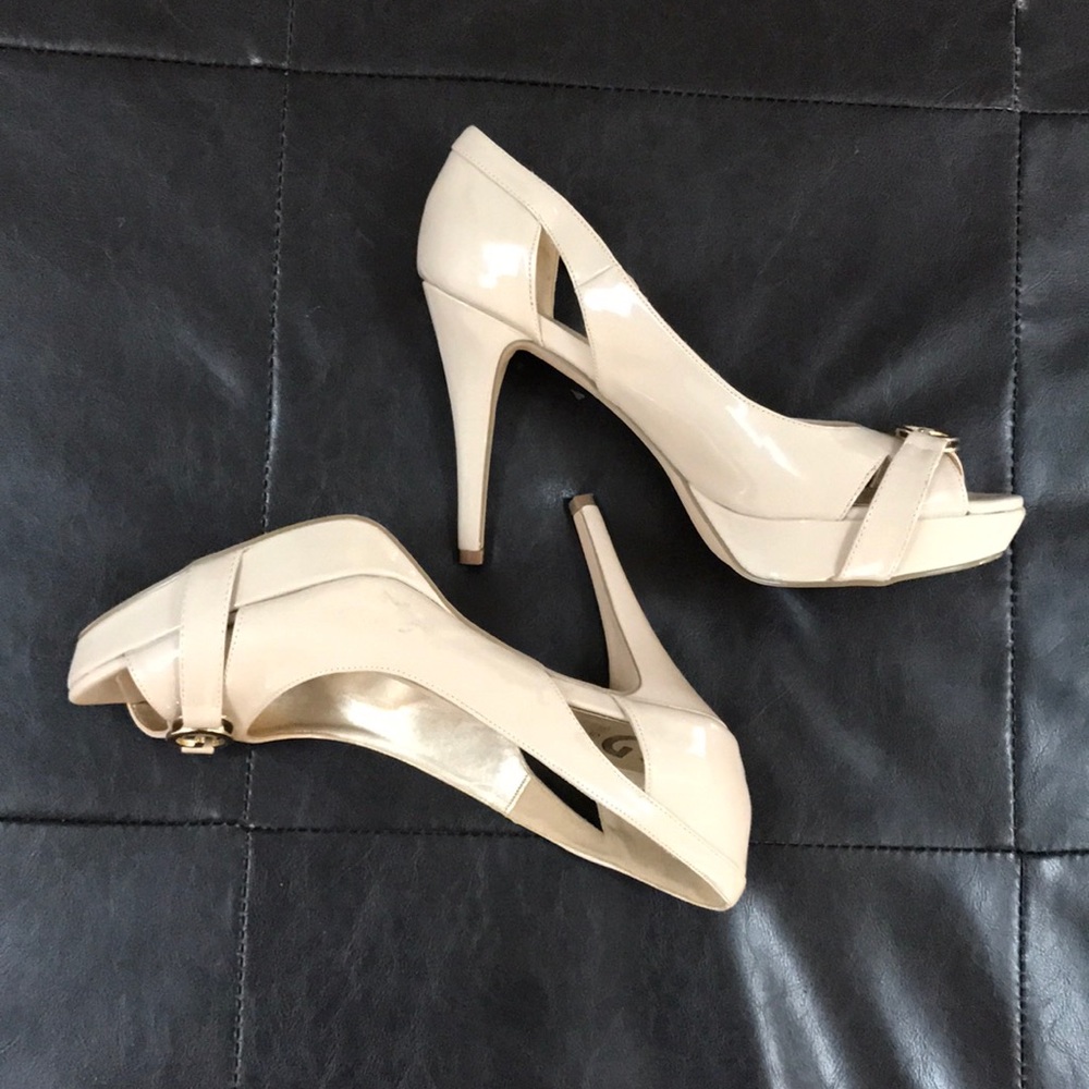 Guess size 11 cream colored peep toe heels
